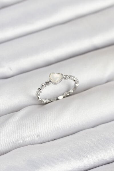 Pirinç Gümüş Renk Kalpli Model Kadın Yüzük