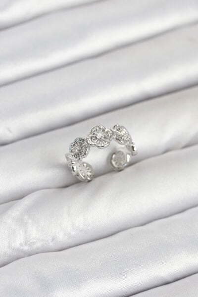 Pirinç Gümüş Renk Yonca Model Kadın Yüzük