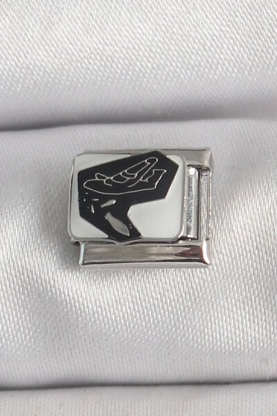 316L Çelik Gümüş Renk Beyaz Siyah Uçak İşlemeli Portre Model Nomination Charm