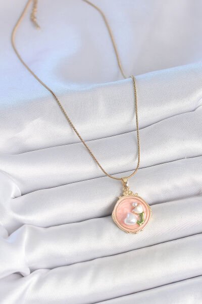 316L Çelik Gold Renk Zincir Pembe Mineli İncili Çiçek İşlemeli Portre Model Kadın Kolye
