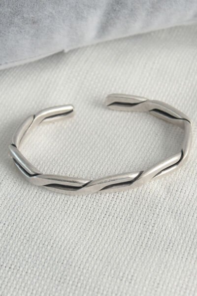 Otantik Gümüş Renk Motif İşleme Plaka Erkek Bileklik